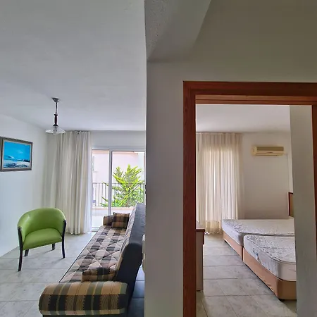 Fora Apartahotel 4*