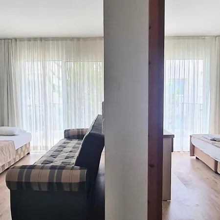 Apartmanhotel Fora 3*