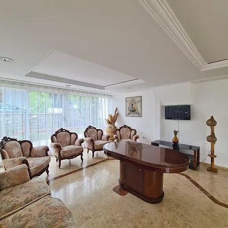 Fora Apartmanhotel Çeşme