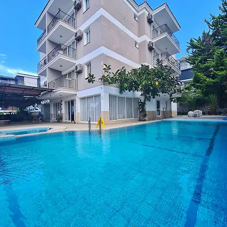 Fora Apartmanhotel Çeşme